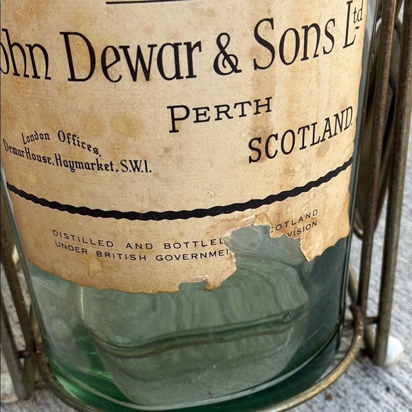 White Label Fine Scotch Whisky Bottle and Stand - Picture 11 of 11